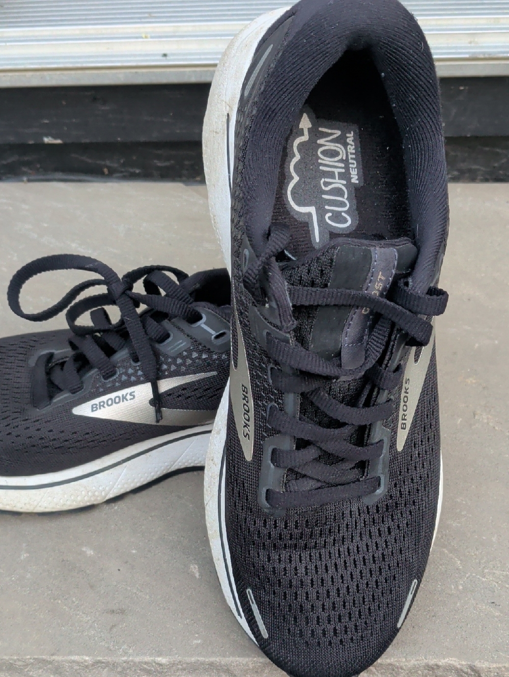 Brooks Ghost Size 9 Running Shoes